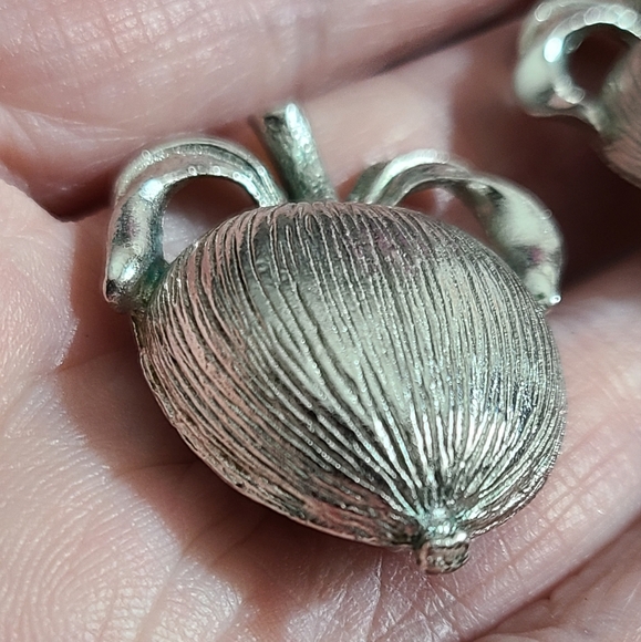 Vintage 1962 apple clip on earrings sarah Coventry Adam's delight silver vtg - Picture 8 of 8